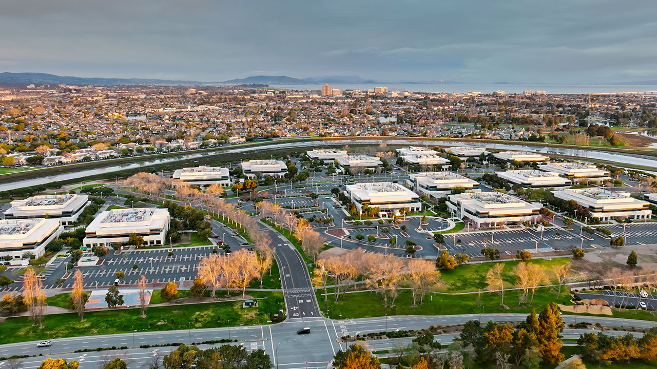 GettyImages-2207856922-1280x720.jpg Campus d'entreprises technologiques