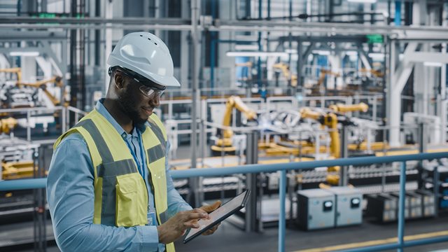 IoT in Manufacturing: Applications and Benefits of Smart Factories