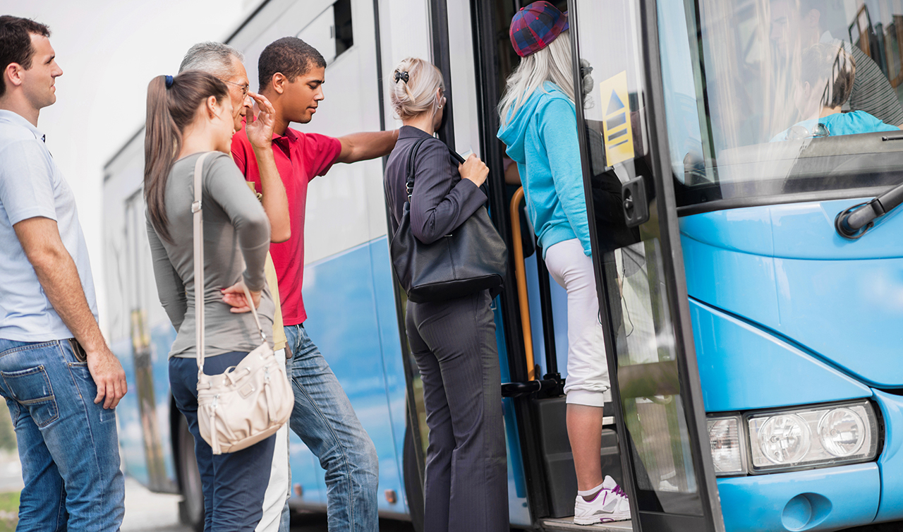 Embarquement des passagers des transports en commun