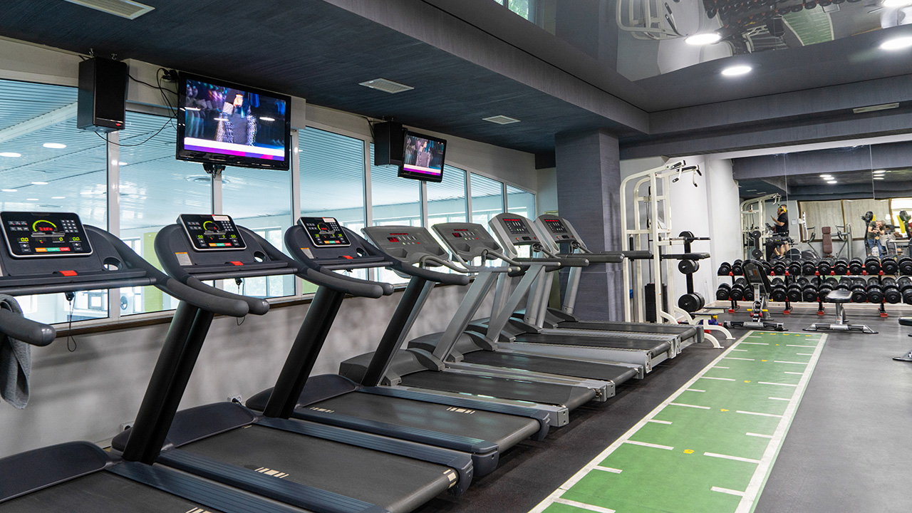 Treadmills in a gym