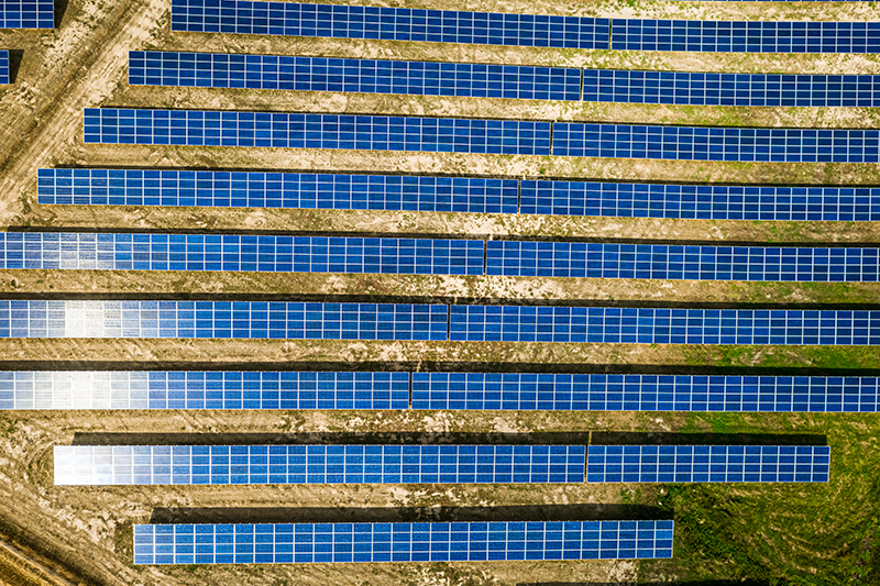 Vue aérienne de la ferme solaire